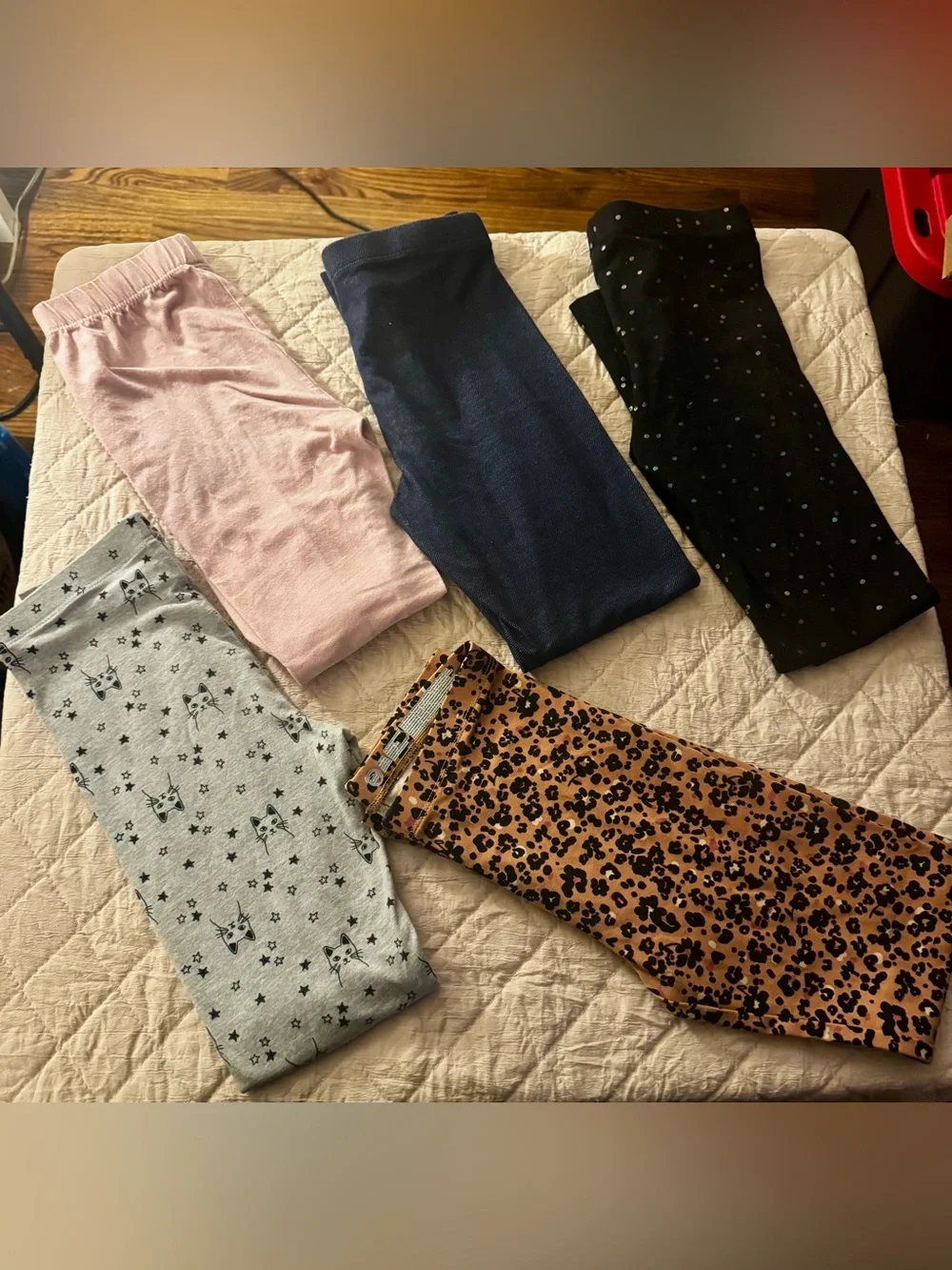 Set of 7 dresses, 5 leggings, 2 hoodies, 14 pieces size 7/8